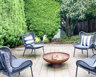 Misty Pines 8 - A Relaxing Country Escape - Mittagong - Innenhof