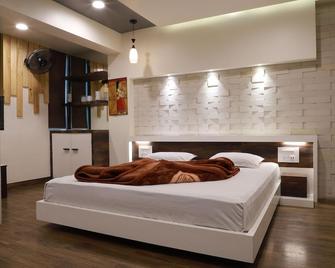 Hotel Darshan - Dhāri - Bedroom