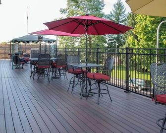 The Peak at Centralia Square - Self Check-In Hotel - Centralia - Balkon