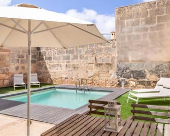 Rooms Can Moreno - Ses Salines - Pool