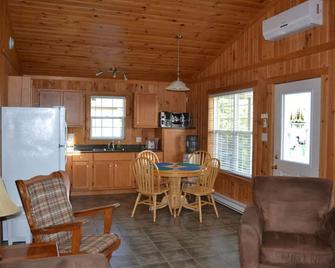 Pomquet Beach Cottages - Surrounded by mature hardwood trees! - Bayfield - Restaurant