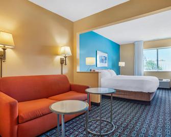 رودواي إن - بينساكولا - غرفة نوم