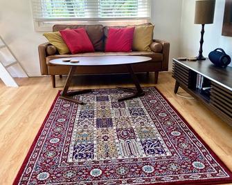 Bush Cabin Bliss Blue Mountains! - Katoomba - Living room