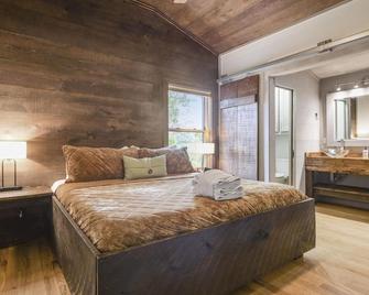 Blackwood Mountain House - Canton - Bedroom