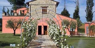 Casale Le Selvette - Perugia - Edificio