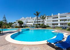 Bahia de Marbella Apartment by GHR Rentals - Marbella - Pileta