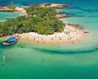 ريكانتو دا أنا أليس - Vila do Abraao - شاطئ