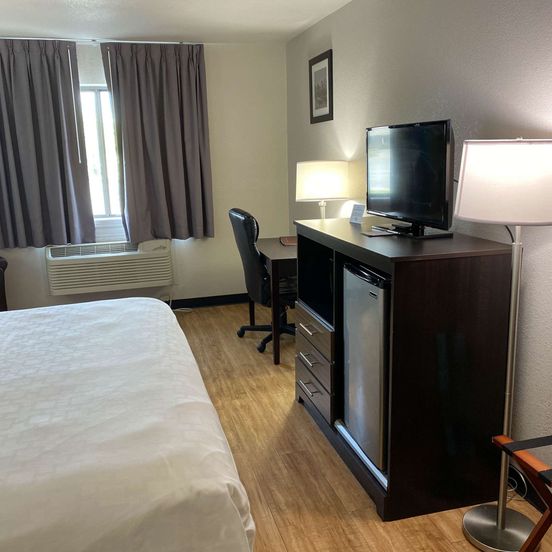 Bedroom view of Motel 6 Lancaster, PA