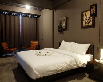 Rider Bedroom Hostel & Cafe - Pran Buri - Bedroom