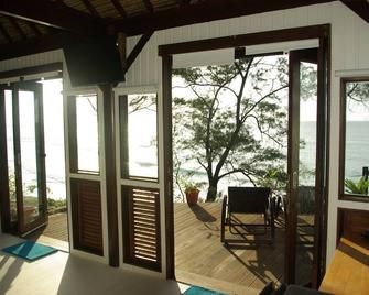Barefoot Luxury Beach Chalet At The Tip Of Borneo - Kudat - Balcony