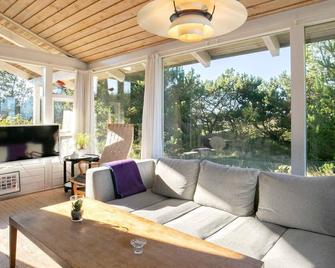 10 Person Holiday Home in Slettestrand Fjerritslev - Fjerritslev - Wohnzimmer