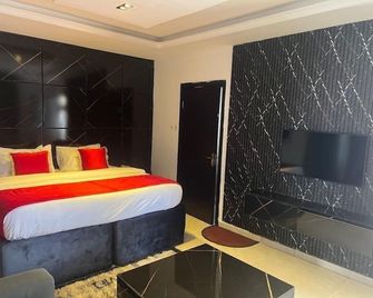 Florence Hotel and suites - Benin City - Building