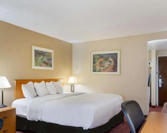 All Seasons Inn & Suites - Smithfield - Ložnice