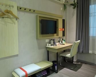 Thank Inn Plus Hotel Guangzhou Huadu District Shiling Town Pangu Road - Guangzhou - Bedroom