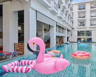 Lub d Phuket Patong - פאטונג - בריכה