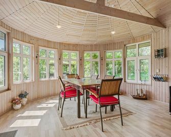 4 Bedroom Beautiful Home In Skjern - Skjern - Dining room