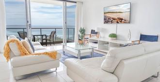 Grandview Apartments - Ballina - Living room
