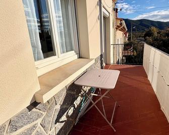 Apartment with garage Le Boulou for cures or vacationers. sleeps 6 - Le Boulou - Balcony