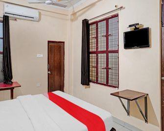 OYO Flagship Hare Rama Hotel - Jabalpur - Slaapkamer