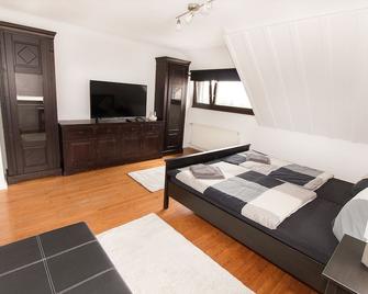 Ferienwohnungen Beckendorf Schiller - Losheim am See - Schlafzimmer