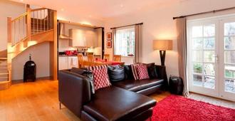 Dbs Serviced Apartments - Derby - Living room