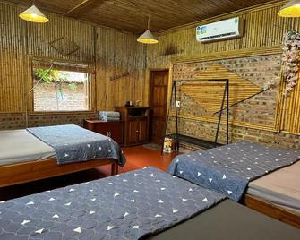 Ninh Binh Bungalow Hostel - Ninh Binh - Bedroom