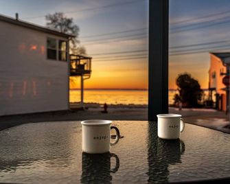 Lake View 2Bdrm Cottage in Celina, Ohio Neighborhood Near Shopping & Dining - Celina - Balcony