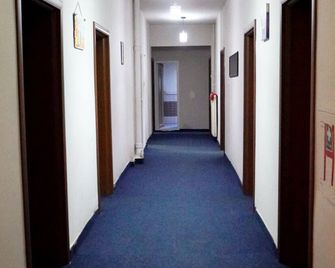 Moon Hostel - Pristina - Flur