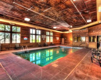 The Niobrara Lodge - Valentine - Piscina