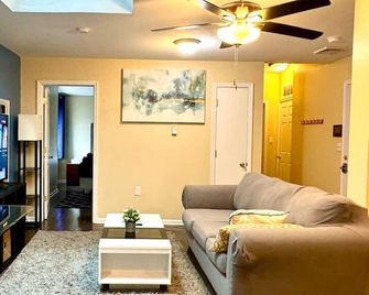 Cozy 1BD Apt - Magic Garden in Center City - Philadelphia - Phòng khách