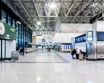 Resting Pods - -Zzzleepandgo Mxp Airport - Ferno - Lobby