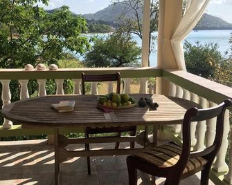 Sea Front Villa - Carriacou - Balcony