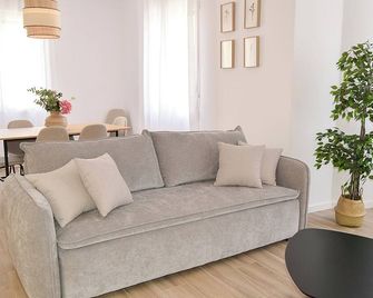 Apartamentos Zaragoza Gran Via 3000 - Zaragoza - Sala de estar
