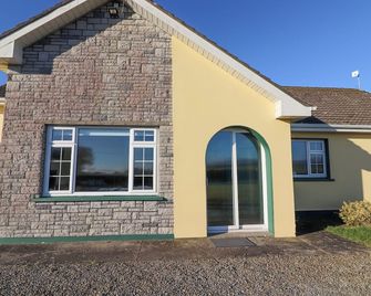 Mullagh Road - Miltown Malbay - Building