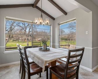 Shawnee Creek Estates --- Entire Home Denison Tx - Denison - Їдальня