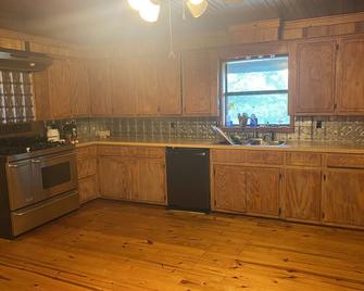 Mountain Cabin with camp sites - additional charge - Mena - Cuisine