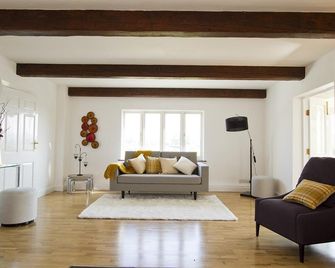 High Grassings Country House - 安布爾塞德 - 客廳