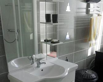 well-equiped small house with terrasse - Tolosa - Bany