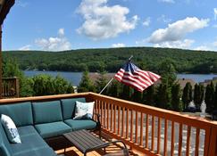Fall Foliage and Lake view Centrally Located Cindo that sleeps 6 - Oakland - Balkon