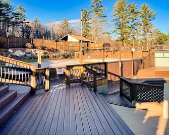 Dog-friendly condo with 4 pools, pickleball, gym, sauna, tennis, game room, BBQ - Campton - Balcón