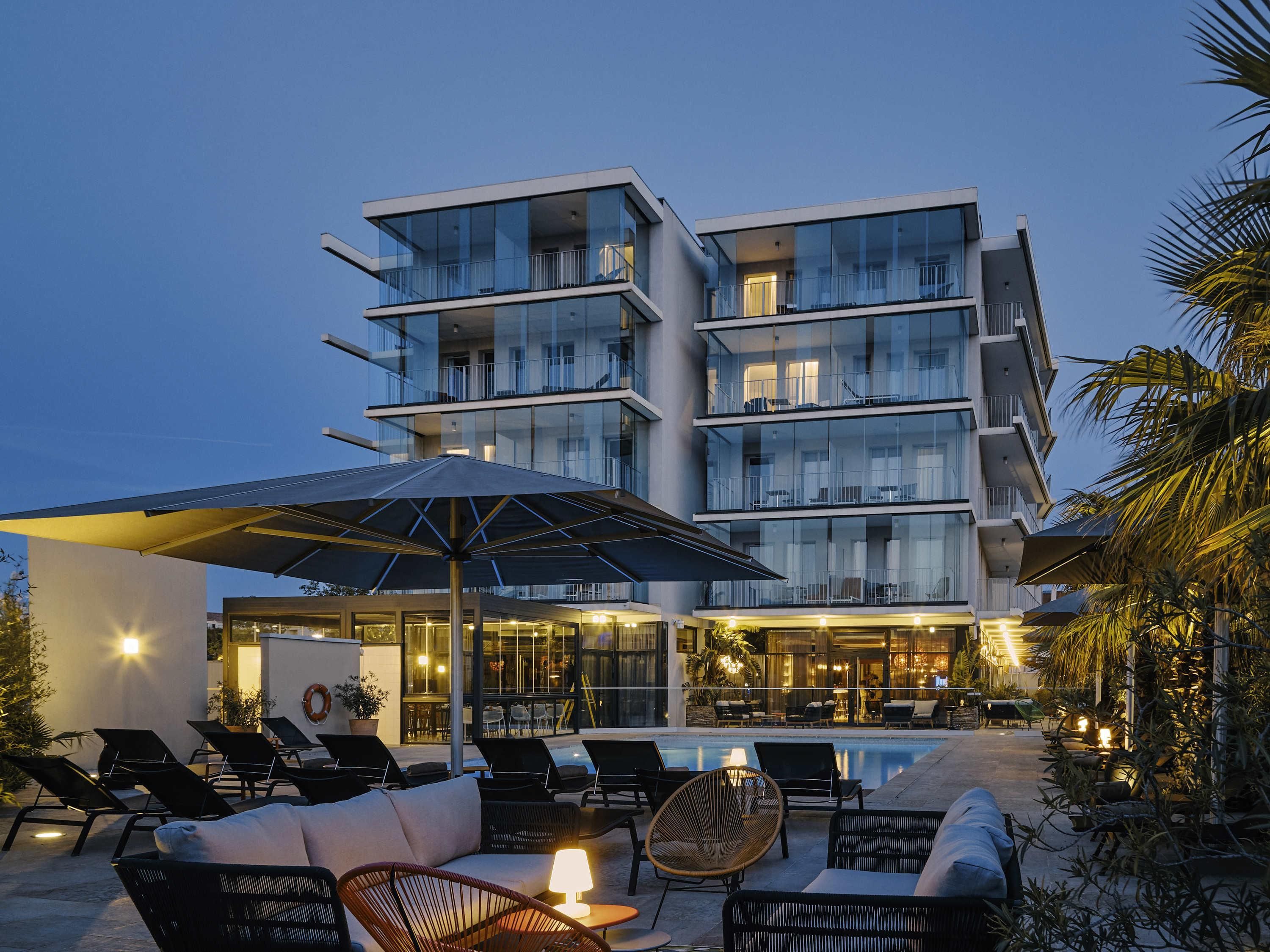 أوتل ميركيور تولون لا سيين سور مير