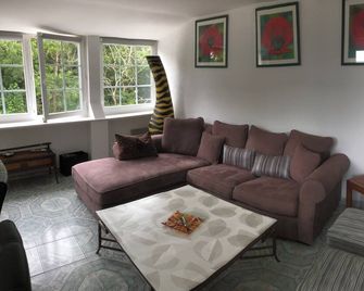 Maison de plain-pied 125 face à la mer, terrasse avec barbecue et jardin - Crozon - Huiskamer