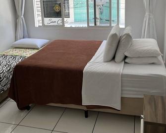 Excellent 1 Bedroom Apartment Coz And Wc Mob 200 Mts From The Beach - Balneario Camboriu - Schlafzimmer