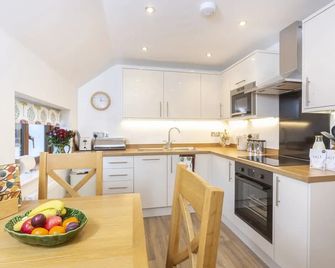 Bay Tree Cottage - Droitwich - Küche