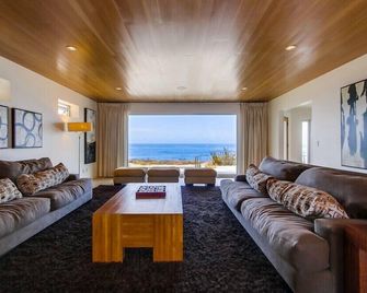Spectacular Oceanfront Estate--Private Pool And Hot Tub, Sweeping View - سان دييغو - غرفة معيشة