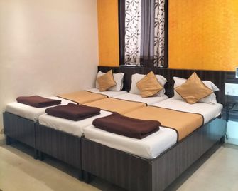 Hotel Shri Pushpanjali Shirdi - Shirdi - Obývací pokoj