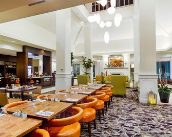 Hilton Garden Inn Salina - Salina - Restoran
