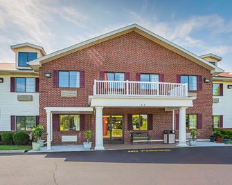 Econo Lodge Inn & Suites Ripley - Ripley - Gebouw