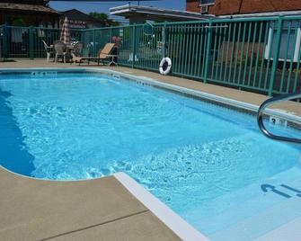 Sands Motel Niagara Falls - Niagara Falls - Pool