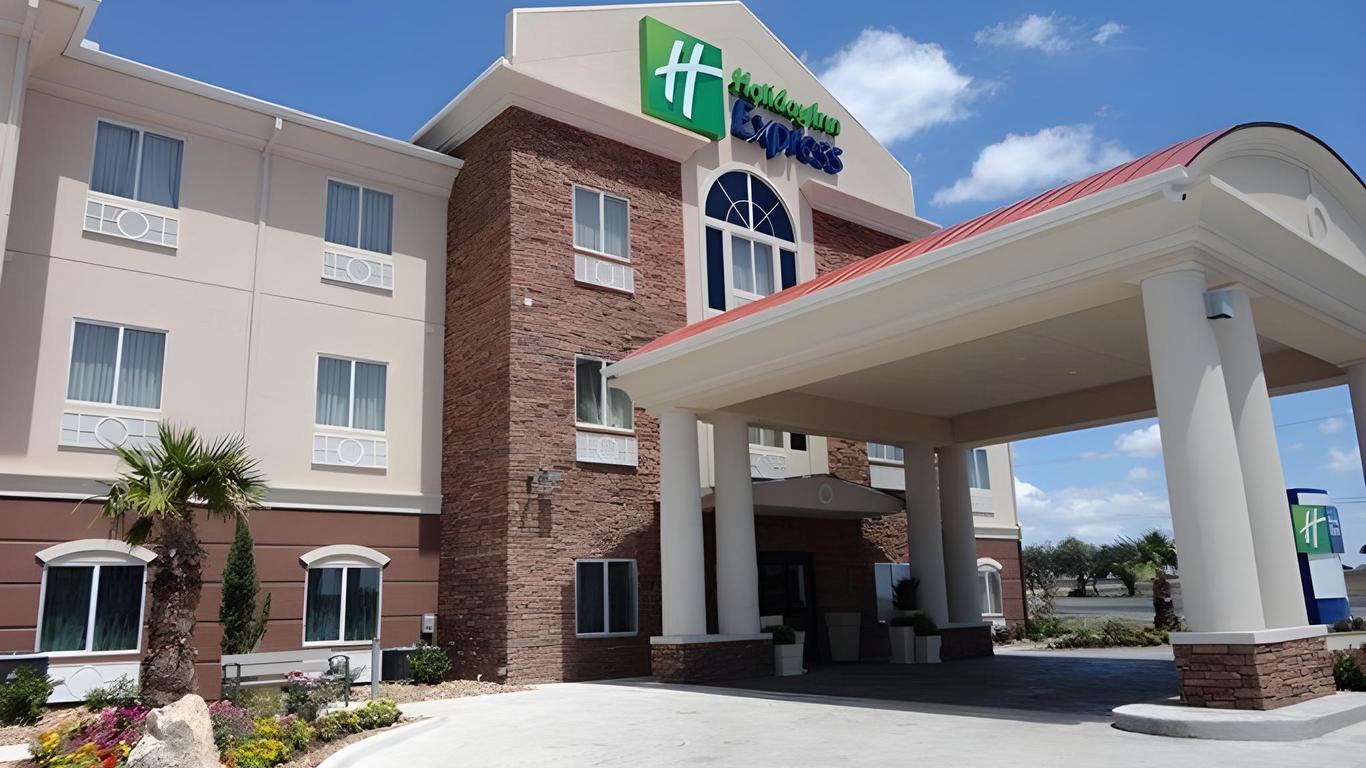 Holiday Inn Express Kenedy